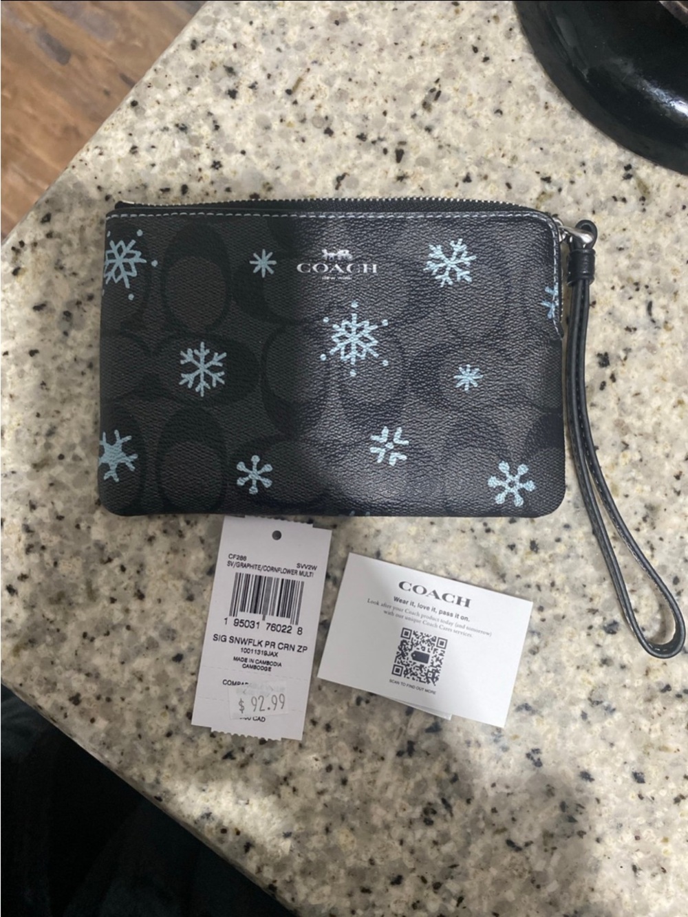 Coach CF286 Signature Canvas with Snowflake Print Corner Zip Wristlet NWT rtl$93